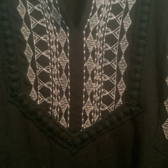 Tie Front Boho Style Top - Picture 3 of 3